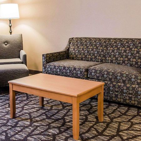 Quality Inn & Suites Warren - Detroit Εξωτερικό φωτογραφία