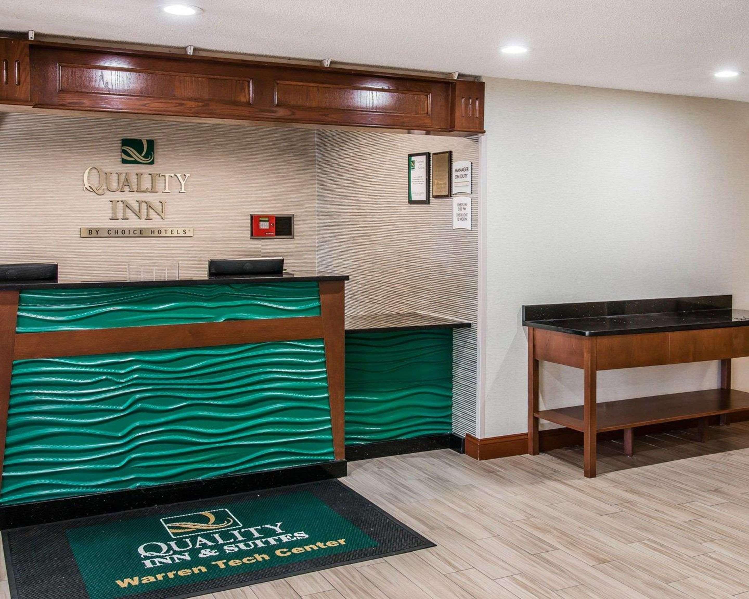Quality Inn & Suites Warren - Detroit Εξωτερικό φωτογραφία