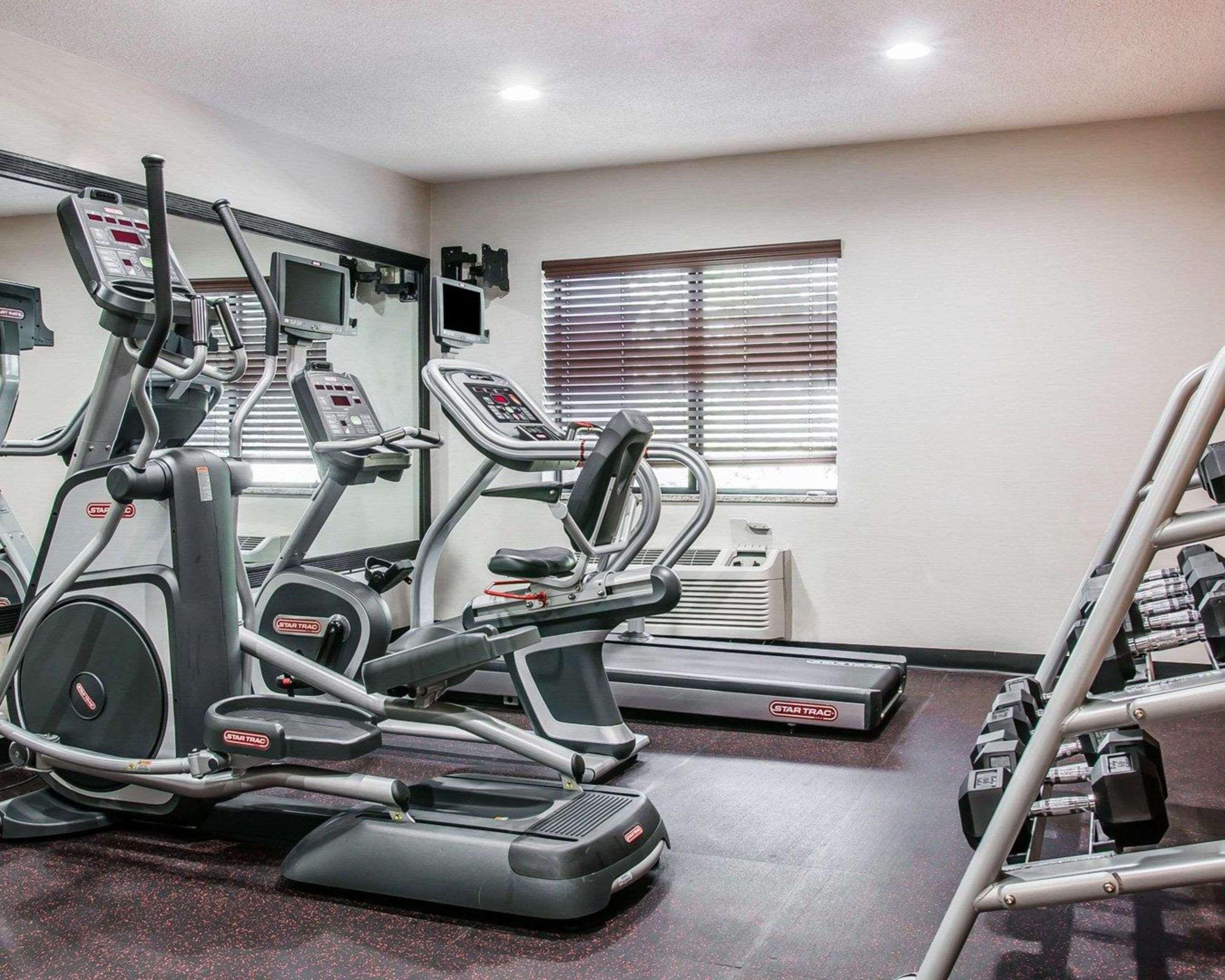 Quality Inn & Suites Warren - Detroit Εξωτερικό φωτογραφία