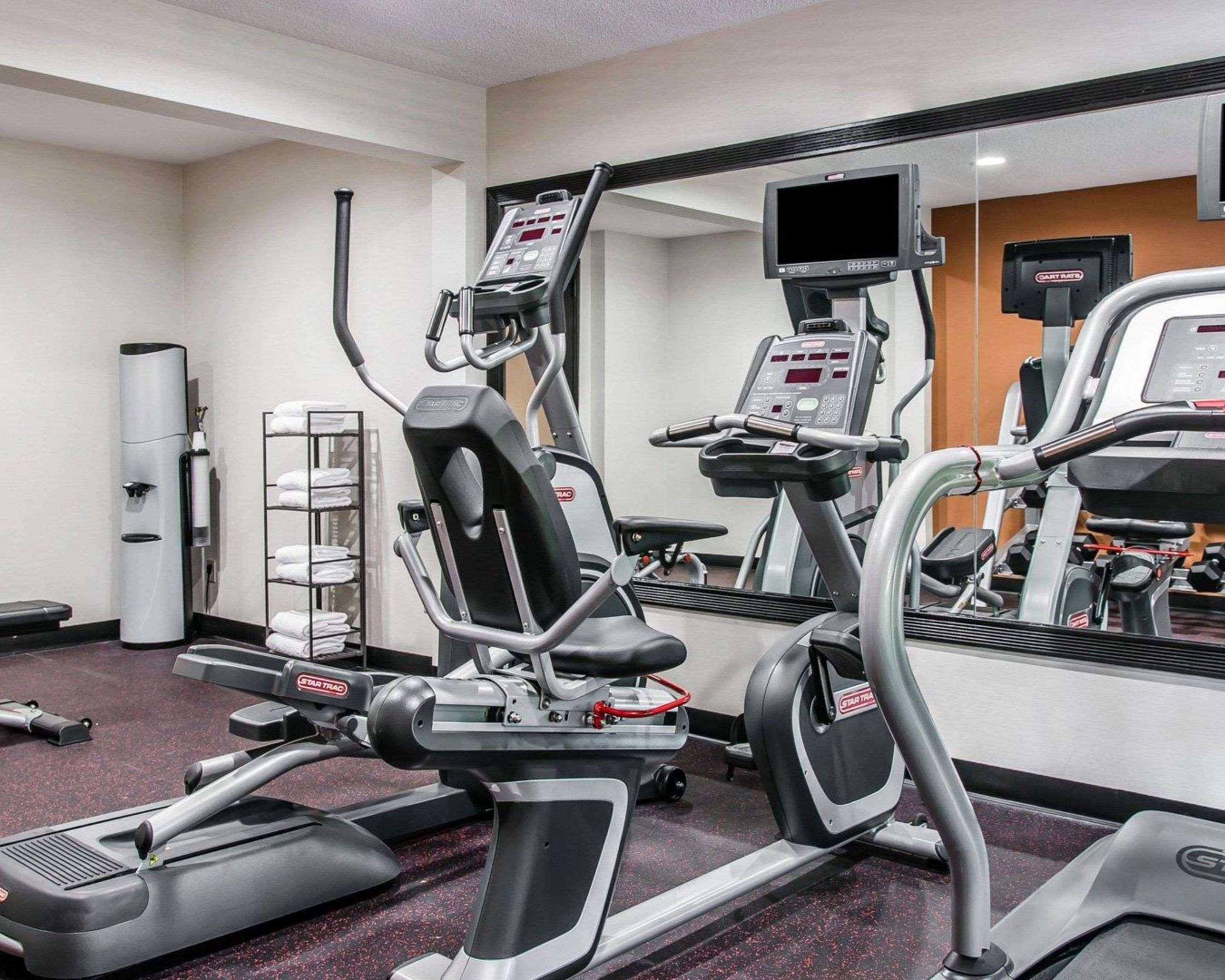 Quality Inn & Suites Warren - Detroit Εξωτερικό φωτογραφία
