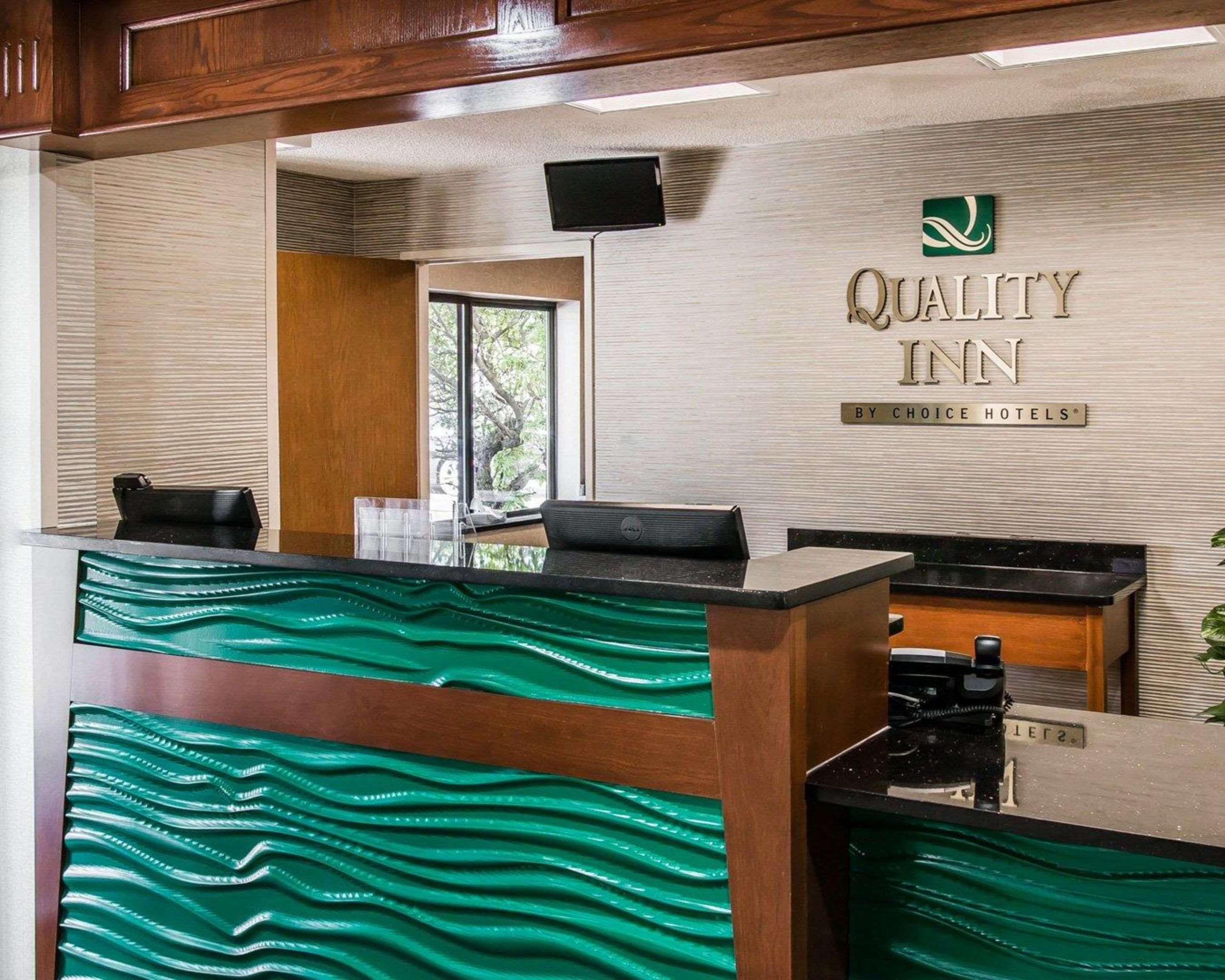 Quality Inn & Suites Warren - Detroit Εξωτερικό φωτογραφία